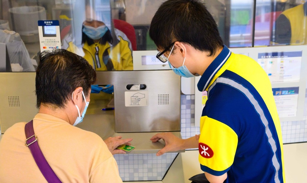 港铁「长者日」11月17日 持乐悠咭免费搭港铁轻铁及港铁巴士