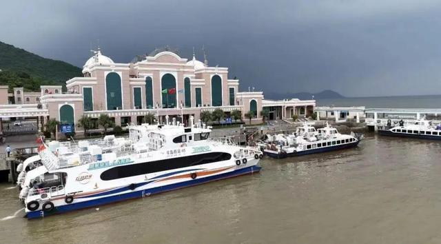 台风带来12级大风 大暴雨 部分地区停运停课 多地受影响严阵以待