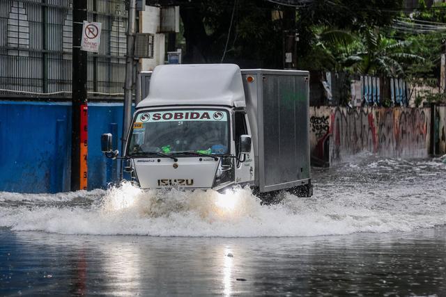 台风带来12级大风 大暴雨 部分地区停运停课 多地受影响严阵以待